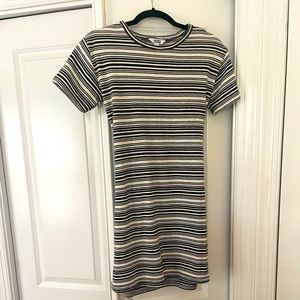 BB Dakota Steve Madden black white striped short sleeve knee length dress VGUC